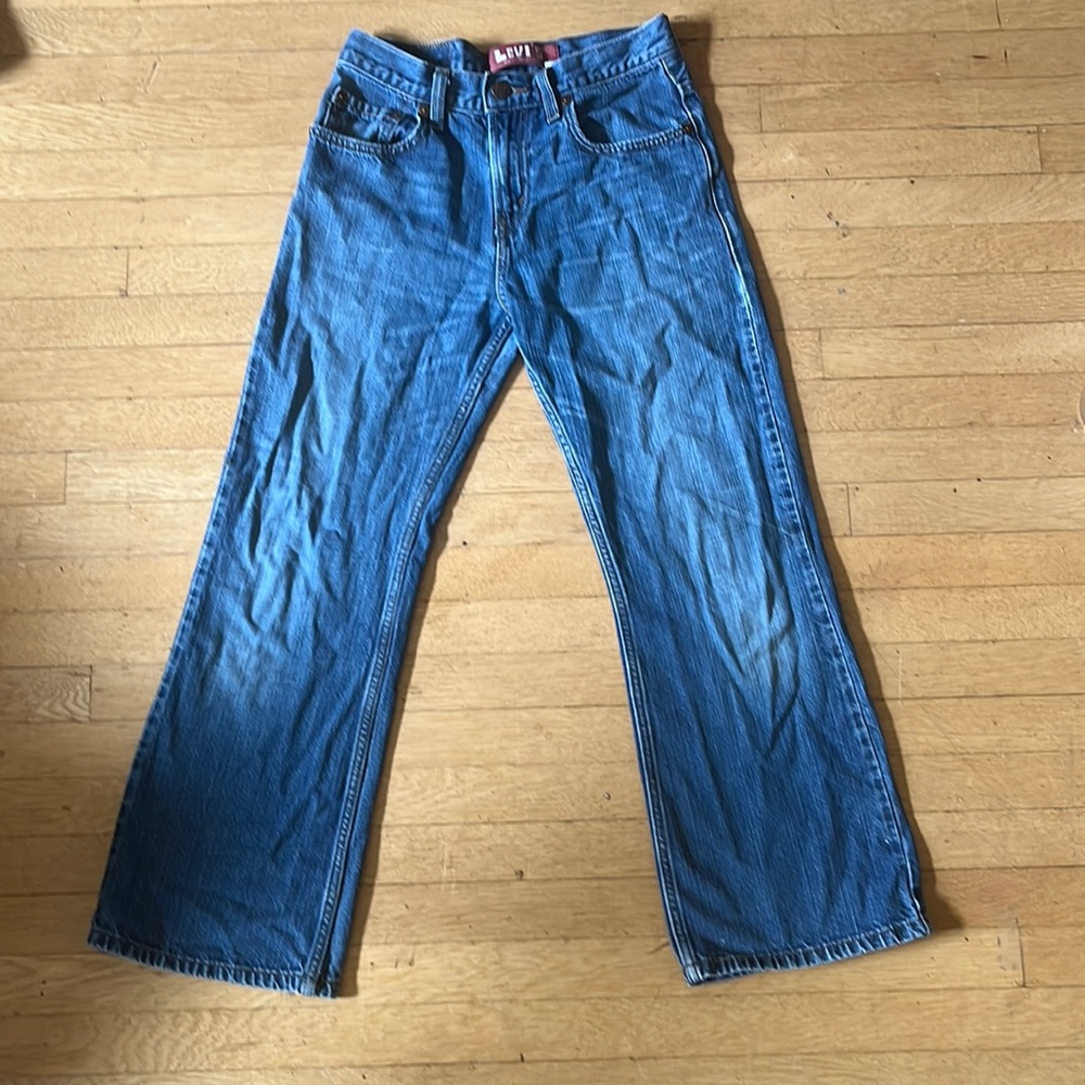 Levi’s Blue Jeans, unisex but sold as mens jeans. boot cut.